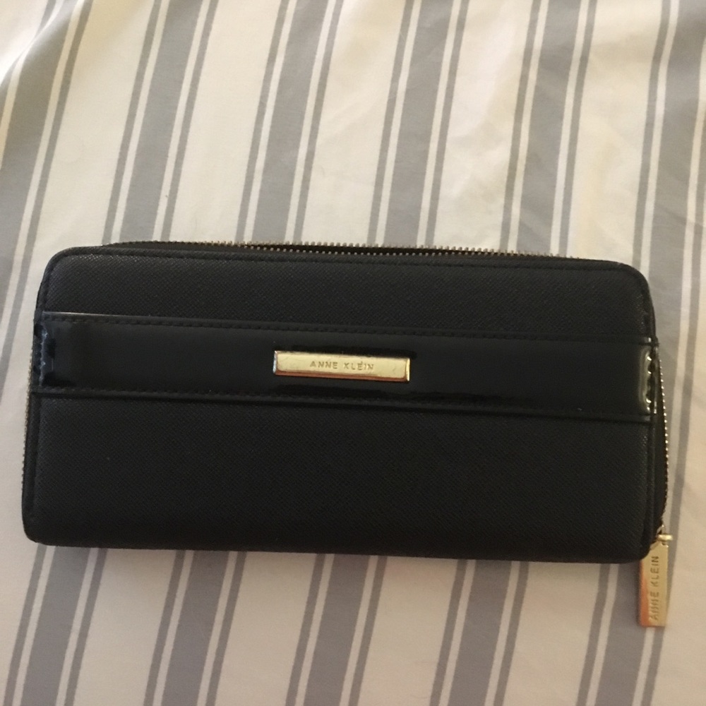 Anne Klein wallet